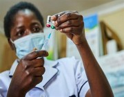 لقاح أكسفورد للملاريا يحصل على أول موافقة دولية على استخدامه