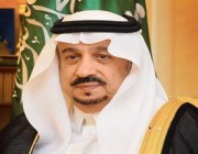 “أمير الرياض” يؤدي صلاة الميت على الأمير عبدالرحمن بن عبدالله بن عبدالرحمن آل سعود