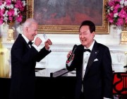 رئيس كوريا الجنوبية يغني في البيت الأبيض (فيديو)
