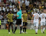 الانضباط توقف زكريا هوساوي 6 مباريات.. وتُغرم طلال آل الشيخ