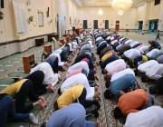 “أوقاف” الكويت للأئمة: ممنوع القراءة من المصحف أو الهاتف في الصلوات