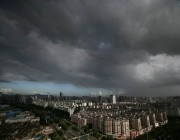الصين تجدد تحذيرًا باللون الأزرق من العواصف الممطرة