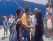 دهشة وسعادة.. صحفي سوداني يلتقي خاله “صدفة” على متن سفينة “أمانة” السعودية