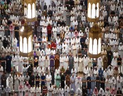مليون ونصف المليون مصلٍ ومعتمر بالمسجد الحرام ليلة الخامس والعشرين من شهر رمضان المبارك