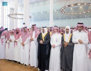 نائب أمير الرياض يؤدّي صلاة الميت على عبدالله بن ثامر الشتوي
