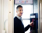 “عرّاب الذكاء الاصطناعي” يستقيل من جوجل تنديداً بمخاطر هذه التكنولوجيا
