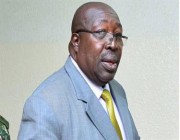 بسبب الراتب.. مقتل وزير الدفاع الأوغندي على يد حارسه الشخصي وإصابة مساعده