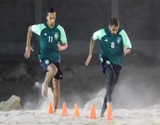 أخضر الشاطئية يصل “جدة” للمشاركة بـ”كأس العرب”