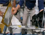 رائدا الفضاء والطلاب في تجربة تفاعلية عن “الطائرة الورقية” في الجاذبية الصغرى