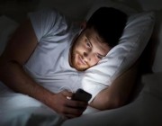دراسة جديدة تربط بين اضطرابات “النوم” واستخدام “التواصل الاجتماعي”
