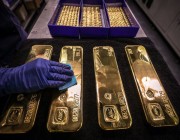 أسعار الذهب تواصل خسائرها للجلسة الثانية مع ارتفاع الدولار