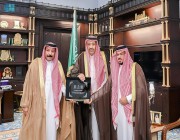 أمير الباحة يستقبل أمين المنطقة ويطلع على تقرير فعاليات العيد للأمانة وبلدياتها
