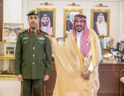 أمير القصيم يقلّد مدير الجوازات بالمنطقة رتبته الجديدة عميد