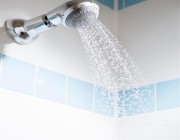 هل الاستحمام بالماء البارد يؤدي إلى الإصابة بـ”الجلطة الدماغية”؟.. استشاري يوضح