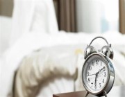 دراسة: النوم والاستيقاظ في وقت محدد يومياً يساعد على النجاح