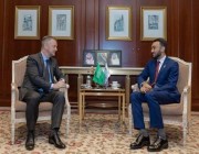الفيصل يلتقي رئيس اللجنة البارالمبية الدولية (صور)