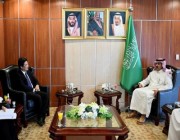 السفير آل جابر يلتقي القائم بأعمال السفارة الصينية لدى اليمن