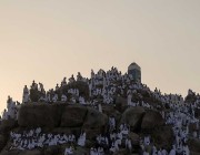 جبل عرفات الآن.. حجاج بيت الله يؤدون ركن الحج الأعظم (بث مباشر)