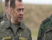 "ميدفيديف" تعليقًا على دعم "الناتو" عسكريًّا لأوكرانيا: الحرب العالمية الثالثة تقترب