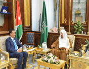 «آل الشيخ» يعقد جلسة مباحثاتٍ مع رئيس مجلس النواب الأردني