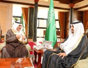 أمير تبوك يستقبل مدير شركة الاتصالات السعودية بالمنطقة