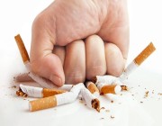 استشاري: التدخين يسبب جروحًا ميكروسوبية في بطانة شرايين القلب
