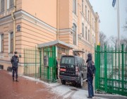 اعتقال ثلاثة مواطنين روس بتهمة الخيانة لتعاونهم مع حركة “القطاع الأيمن” الأوكرانية