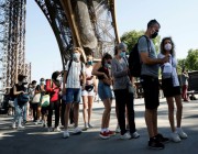 باريس “وحيدة” في مواجهة العنف.. آلاف السياح الأجانب يلغون حجوزاتهم