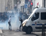 جدة المقتول برصاص الشرطة الفرنسية توجه رسالة قاسية للمحتجين