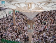 في لوحة إيمانية مهيبة.. جموع المصلين يؤدون صلاة آخر جمعة هذا العام بالمسجد النبوي الشريف