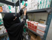 مركز الملك سلمان للإغاثة يوفر الحقائب الصحية للحد من النزف الحاد للنساء