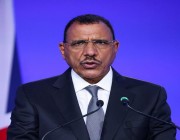 مستشار رئيس النيجر: التدخل العسكري يهدد حياة “بازوم”