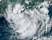 إلغاء عشرات الرحلات الجوية مع اقتراب إعصار “لان” إلى اليابان