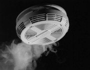الدفاع المدني: كاشف الدخان في المباني يسهل اكتشاف الحرائق