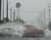 العاصفة "هيلاري" تنذر بفيضانات كارثية في المكسيك