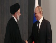 الكرملين: بوتين ورئيسي بحثا إمكانية انضمام إيران لعضوية “بريكس”