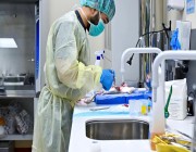 مركز الجراحة التجريبي بجامعة الملك سعود: 12 سريرًا بتقنية الجراح الآلي لخدمة الباحثين