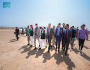 البرنامج السعودي لتنمية وإعمار اليمن يضع حجر الأساس لأربعة مشاريع رياضية في محافظة عدن