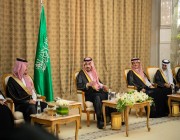 نائب أمير مكة يستقبل عددًا من مديري الإدارات الحكومية والقطاعات الأمنية بالعاصمة المقدسة