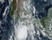 إعصار "أوتيس" يهدد سواحل المكسيك