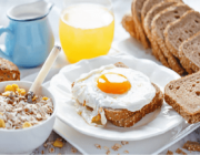 «الصحة» توضح أهمية الإفطار المتوازن قبل الدوام