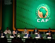 رئيس كاف يعقد مؤتمرا صحفيا للكشف عن كأس الدوري الأفريقي