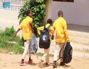 مركز الملك سلمان للإغاثة يوزع 3.600 حقيبة مدرسية للطلاب في إقليم بنادر بالصومال