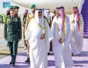 ملك البحرين يصل الرياض وفي مقدمة مستقبليه نائب أمير المنطقة