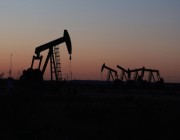 "الحذر" يلقي بظلاله على سوق "النفط"