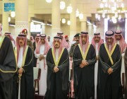 أمير الرياض يؤدي صلاة الميت على والدة الأمير محمد بن مشاري بن عبدالعزيز آل سعود
