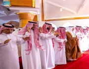 أمير الشرقية يؤدي صلاة الميت على سمو الأميرة نورة بنت سعود بن عبدالله بن جلوي