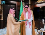 أمير منطقة الباحة يستقبل مدير الأحوال المدنية المعين حديثًا