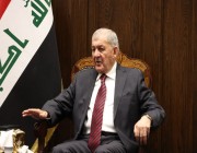 رئيس العراق يصل الرياض ونائب أمير المنطقة في مقدمة مستقبليه