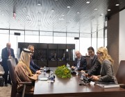 وفد اللجنة الوزارية المكلفة من القمة العربية الإسلامية المشتركة غير العادية يلتقون رئيس الوزراء الكندي